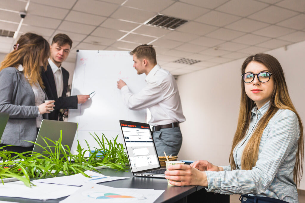 manager-computer-ufficio